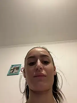 Snapshot of Zeyna1 chatting on December 29, 2:17 am Zeyna1 online show from December 29, 2:17 am