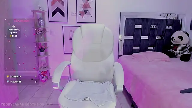 victoria castillo1 online show from April 6, 10:33 pm