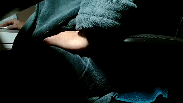 suedel65 online show from October 20, 3:51 am