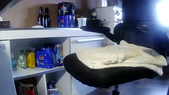 suedel65 online show from February 6, 4:21 pm