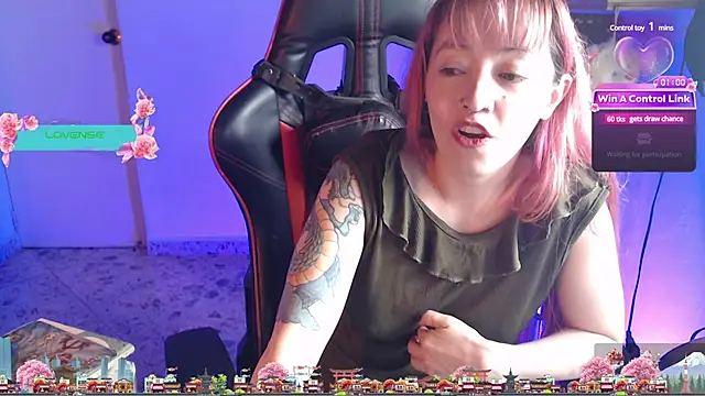 pink-2022 online show from December 17, 5:36 pm