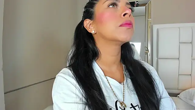  BunnyNaugthy online show from November 8, 12:05 pm