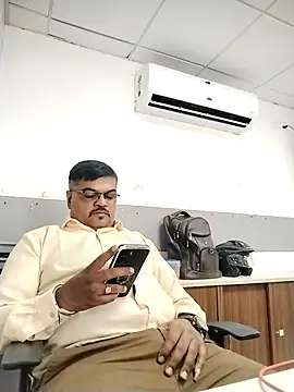 Desi Londa 143 online show from April 9, 6:19 am