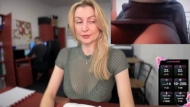 legsLONG online show from January 31, 7:39 am