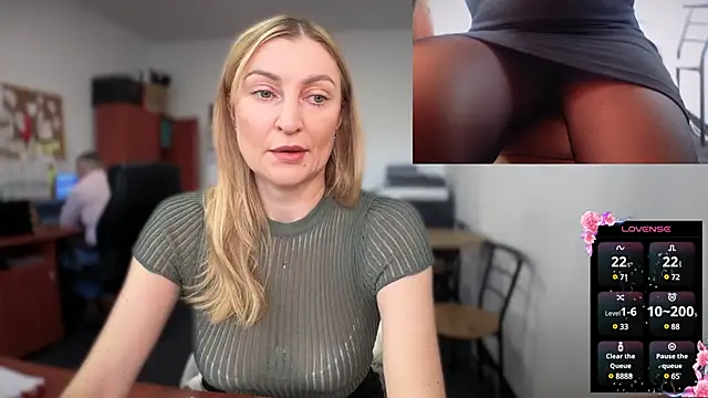 legsLONG online show from February 11, 7:44 am