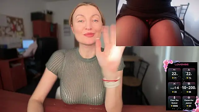 legsLONG online show from February 12, 7:44 am