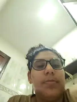 DanielleEvans  online show from March 2, 3:27 pm