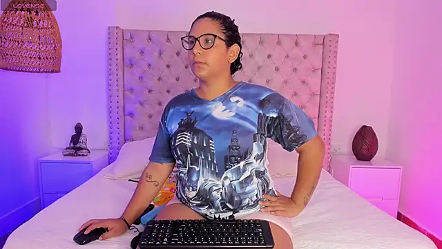 DanielleEvans  online show from March 10, 11:10 am