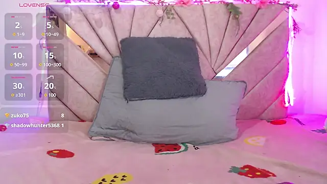 Snapshot of CheryBlossomm chatting on September 16, 2:34 am CheryBlossomm online show from September 16, 2:34 am