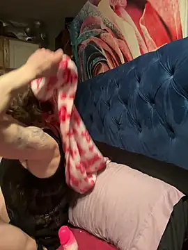 Snapshot of AshtonChicken chatting on February 17, 7:27 am AshtonChicken online show from February 17, 7:27 am