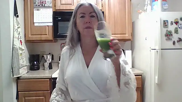 Snapshot of EvaRobinson chatting on December 18, 2:28 pm EvaRobinson online show from December 18, 2:28 pm