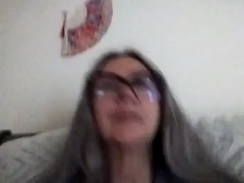 Snapshot of EvaRobinson chatting on February 12, 2:45 am EvaRobinson online show from February 12, 2:45 am