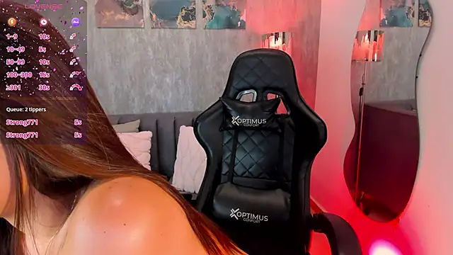 Snapshot of MelanieHudson_ chatting on December 15, 3:45 am MelanieHudson  online show from December 15, 3:45 am