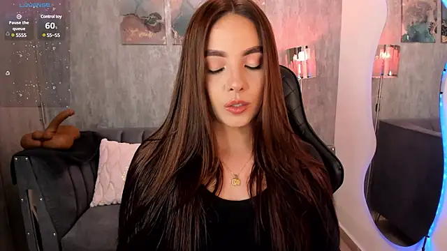 Snapshot of MelanieHudson_ chatting on February 25, 12:47 am MelanieHudson  online show from February 25, 12:47 am