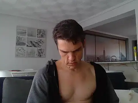 Snapshot of HeteroOli chatting on February 1, 10:05 am HeteroOli online show from February 1, 10:05 am