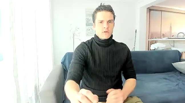 Snapshot of HeteroOli chatting on February 6, 10:48 am HeteroOli online show from February 6, 10:48 am