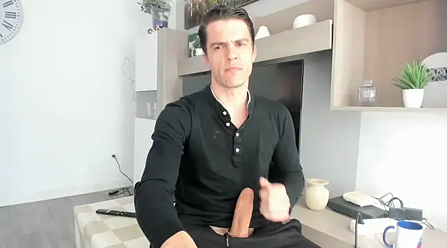 Snapshot of HeteroOli chatting on February 17, 10:07 am HeteroOli online show from February 17, 10:07 am