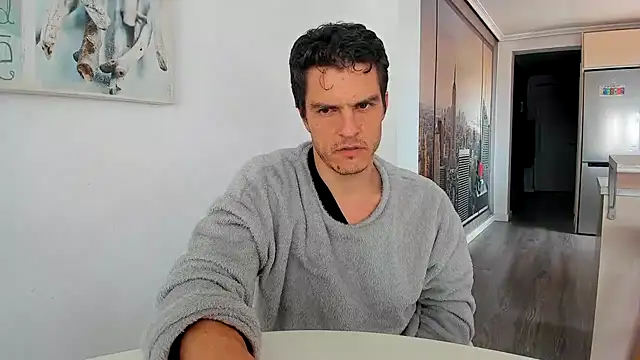 Snapshot of HeteroOli chatting on March 2, 11:50 am HeteroOli online show from March 2, 11:50 am