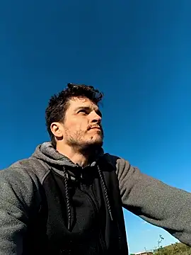 Snapshot of HeteroOli chatting on March 29, 4:18 pm HeteroOli online show from March 29, 4:18 pm