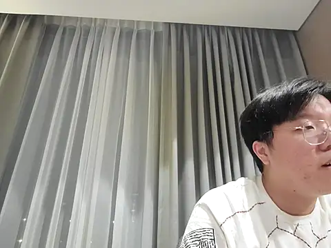 Snapshot of ksshp9502 chatting on January 19, 12:09 pm ksshp9502 online show from January 19, 12:09 pm