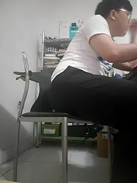 Snapshot of ksshp9502 chatting on February 15, 4:36 pm ksshp9502 online show from February 15, 4:36 pm