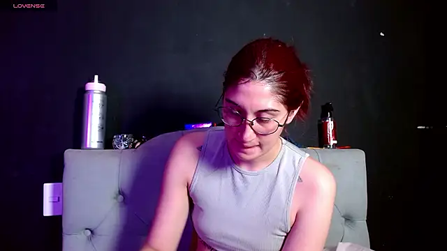 Snapshot of Red-moon1 chatting on January 16, 6:50 am Red-moon1 online show from January 16, 6:50 am