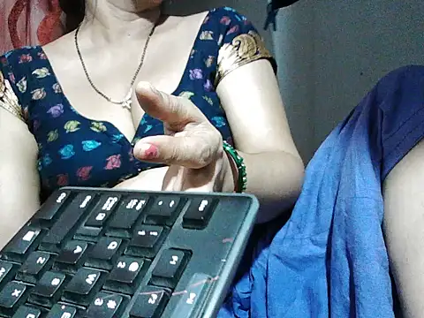 Snapshot of RukminiNew chatting on July 13, 6:44 pm RukminiNew online show from July 13, 6:44 pm
