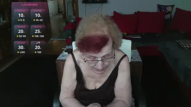 HeisseomaOriginal online show from February 10, 8:18 am