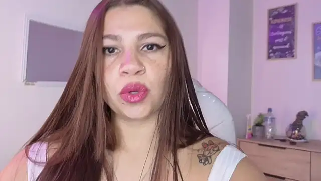 Snapshot of bluee_hazell chatting on July 16, 11:16 am bluee hazell online show from July 16, 11:16 am