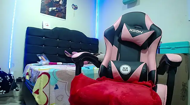 Snapshot of yuliana_19 chatting on March 11, 1:23 pm yuliana 19 online show from March 11, 1:23 pm