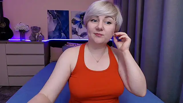 BlondPearl online show from June 23, 7:45 pm