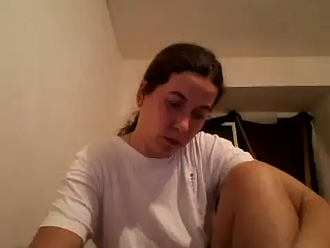 Snapshot of Tamilashaa chatting on December 12, 8:10 pm Tamilashaa online show from December 12, 8:10 pm