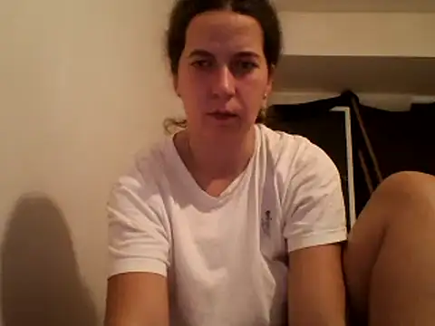 Snapshot of Tamilashaa chatting on December 23, 6:58 pm Tamilashaa online show from December 23, 6:58 pm