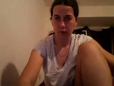 Snapshot of Tamilashaa chatting on January 5, 5:41 pm Tamilashaa online show from January 5, 5:41 pm