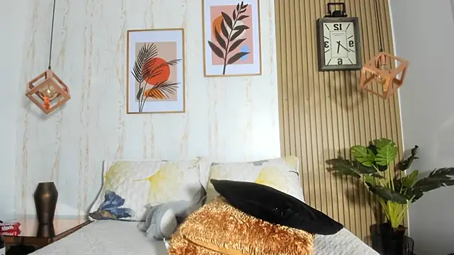 Snapshot of CameronCollins_ chatting on February 3, 10:43 pm CameronCollins online show from February 3, 10:43 pm