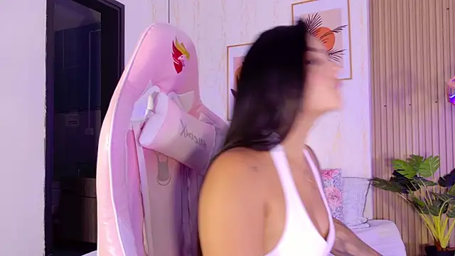 CameronCollins  online show from February 10, 7:18 pm