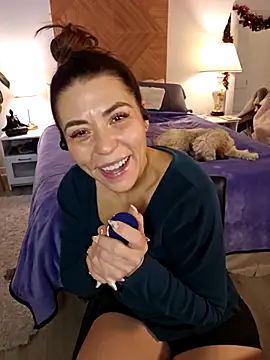 Ellie-L-Elizabeth online show from December 2, 3:18 pm