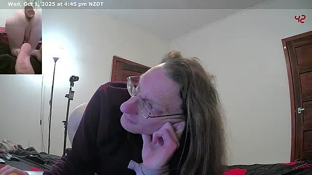 Snapshot of CDAdalyn chatting on October 1, 3:45 am CDAdalyn online show from October 1, 3:45 am