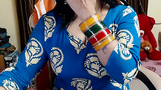 Naughty Kashish online show from December 24, 12:55 pm