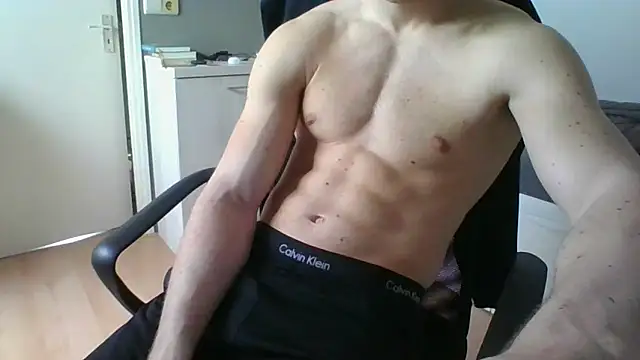 Snapshot of RamonJoosse2002 chatting on February 24, 12:36 pm RamonJoosse2002 online show from February 24, 12:36 pm