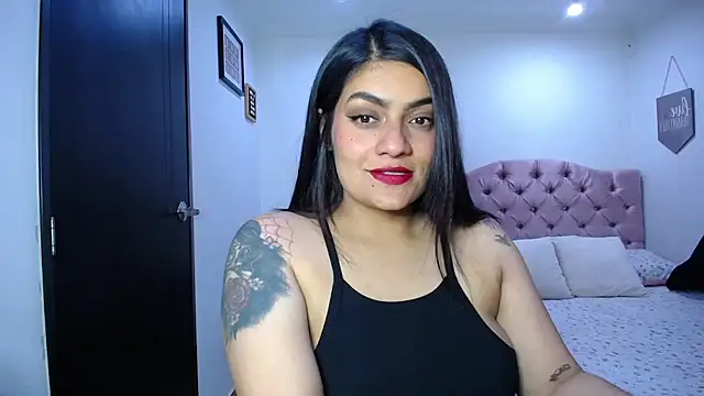 Snapshot of Roxane777 chatting on July 9, 3:43 am Roxane777 online show from July 9, 3:43 am