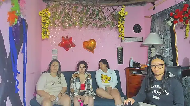 lesbiancuple online show from March 28, 11:32 am