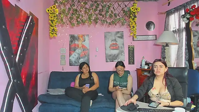 lesbiancuple online show from April 1, 1:41 pm