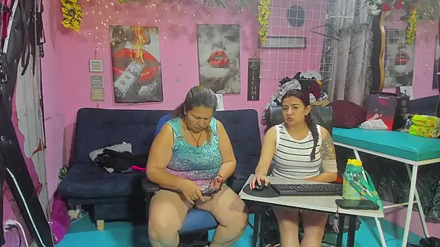 lesbiancuple online show from June 11, 12:14 pm