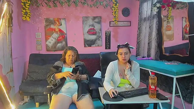 lesbiancuple online show from June 15, 1:02 pm