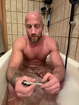 Snapshot of Toyboy471 chatting on January 31, 1:22 am Toyboy471 online show from January 31, 1:22 am