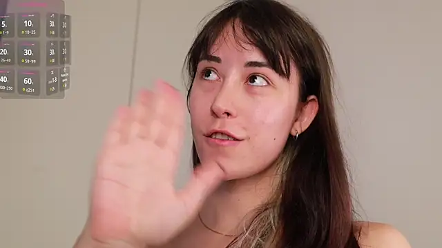 Snapshot of laliwhite chatting on March 19, 1:21 am laliwhite online show from March 19, 1:21 am