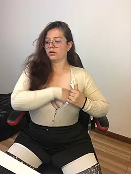 kayortiiz online show from March 28, 12:32 am