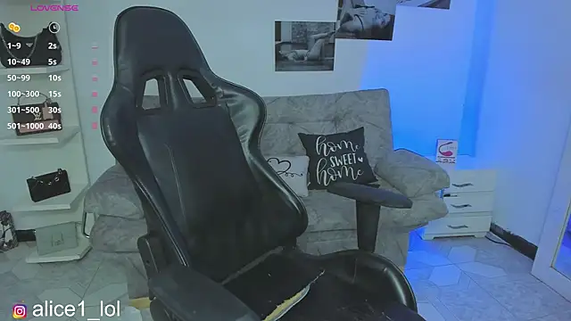 candy alicee online show from December 3, 11:30 am