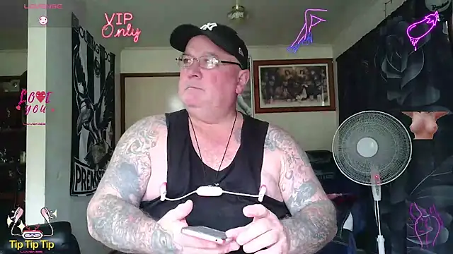 Snapshot of HOTANAL chatting on June 18, 2:34 am HOTANAL online show from June 18, 2:34 am